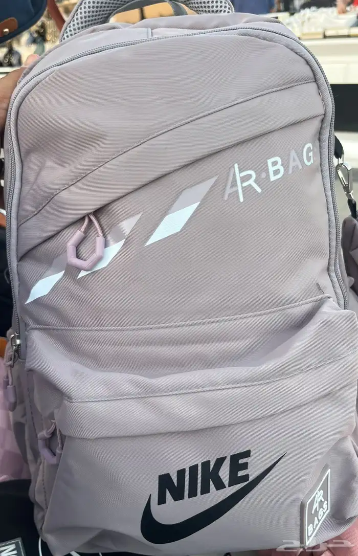 عروض شنط مدارس وشوزات اطفال ب95 بسس 22