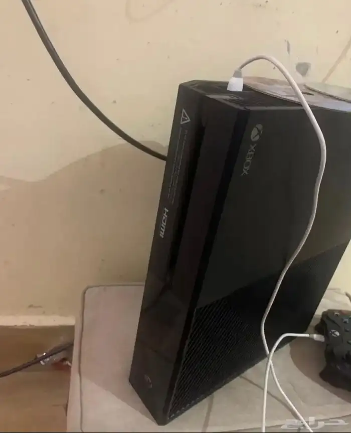 Xbox ون معه يدين 3