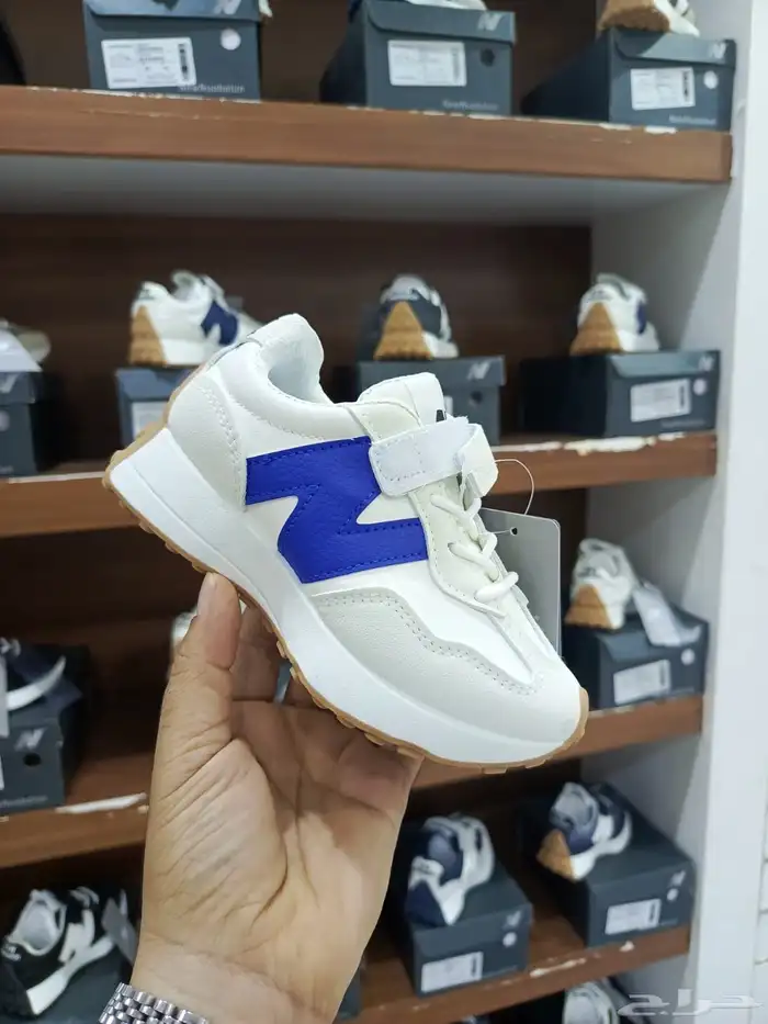 عروض شنط مدارس وشوزات اطفال ب95 بسس 52