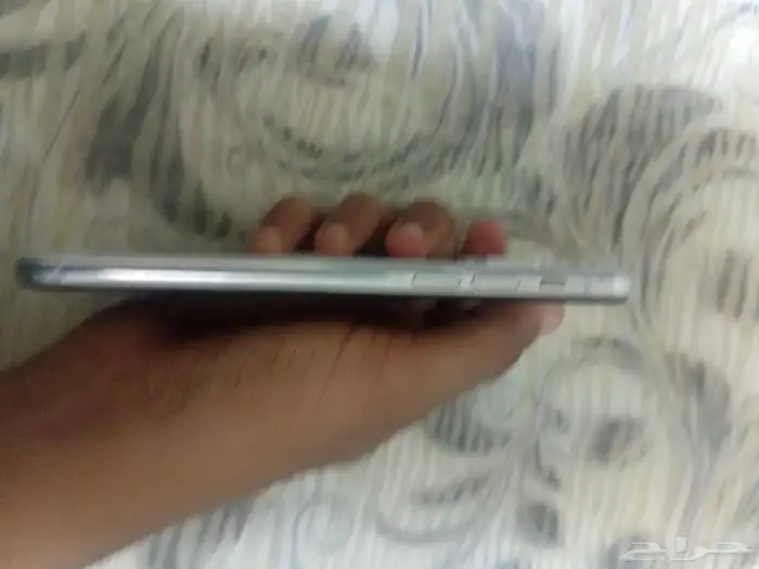 الجوال نظيف سبب البيع ما أحب ال iPhone 4