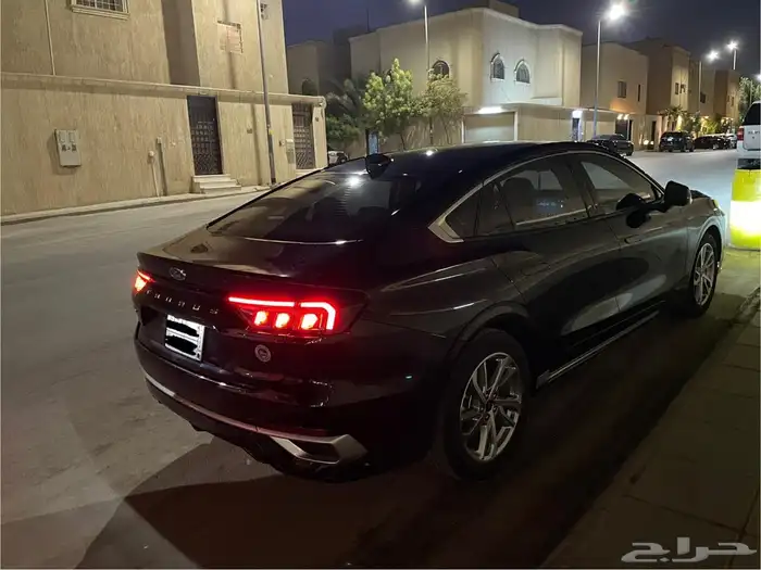فورد تورس ترند اسود 2023 3