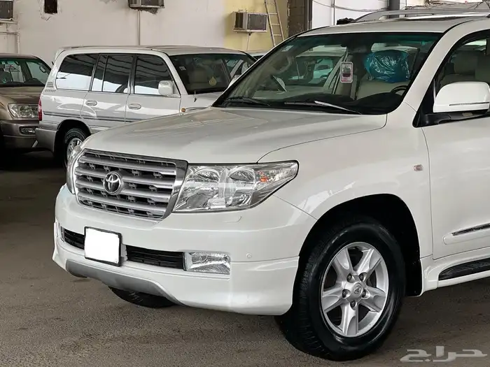 لاندكروزر وكالة سعودي 2011 3