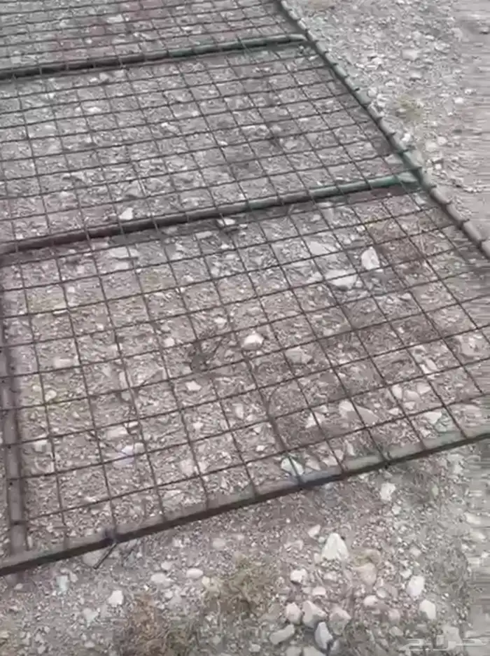 يوجد سكراب وشبوك وحديد البيع 0