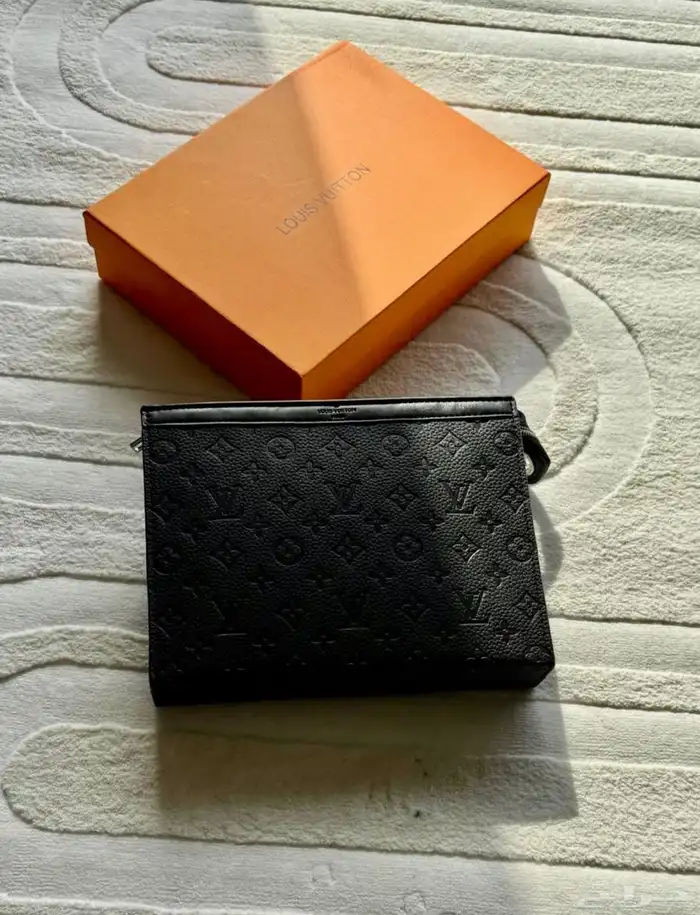 شنط يد رجاليه 3