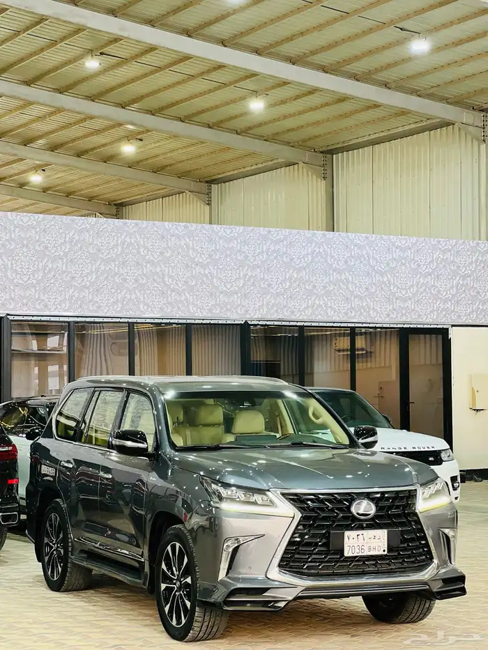 جيب لكزز LX570 معدل 2021 18
