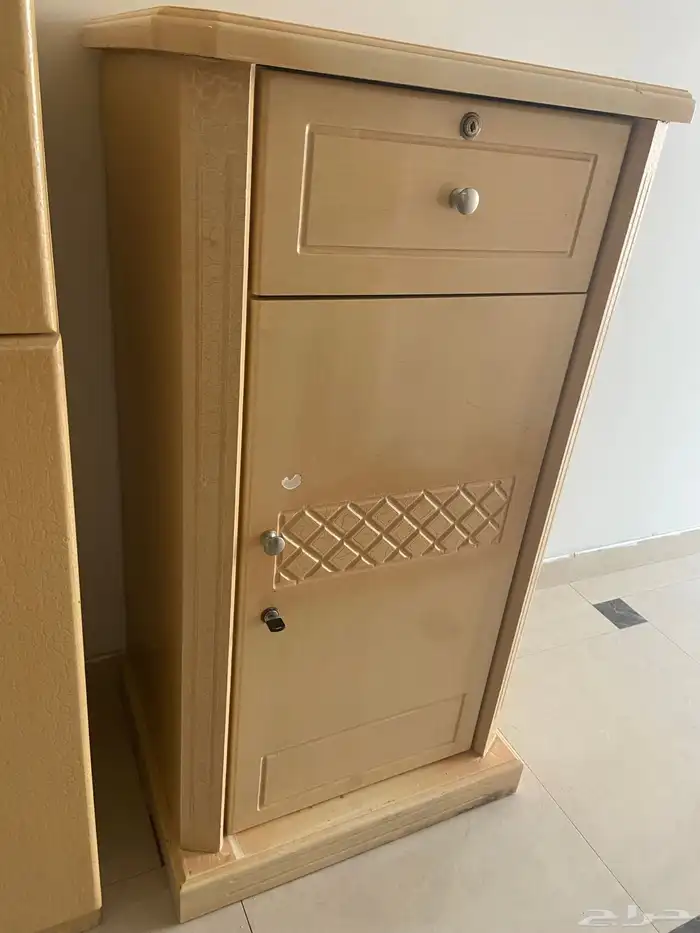 كمدينه خشب نظيفه 1