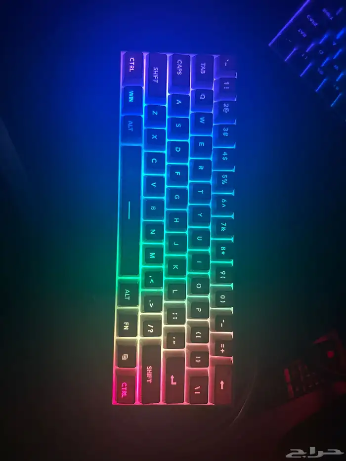 ماوس وكيبورد في اثنين كيبورد كلها قيمنق ونظيفه استخدام شهر 0