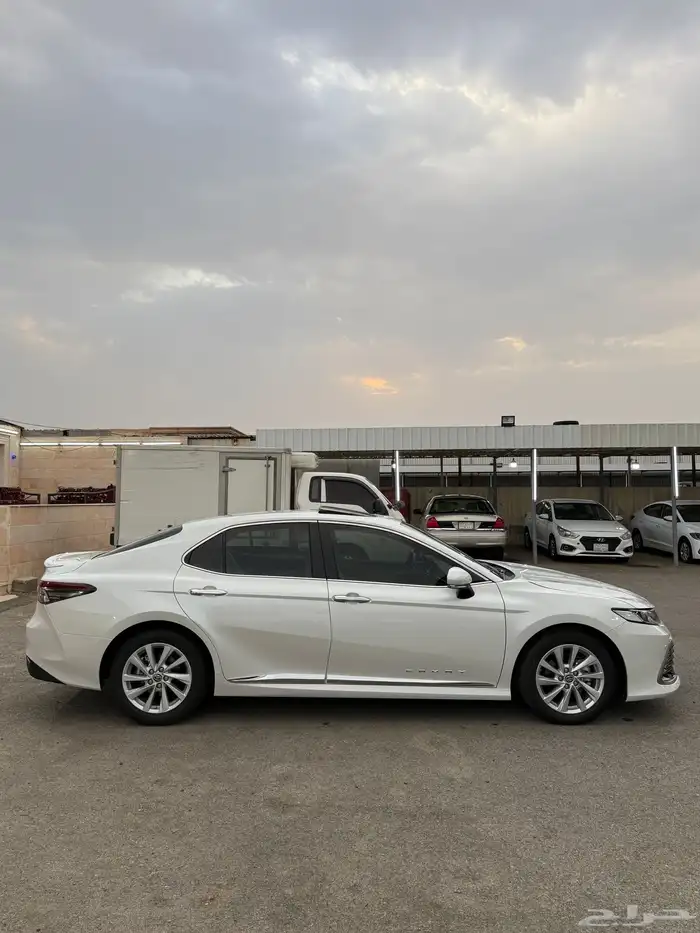 للبيع تويوتا كامري 2024 فل كامل وكاله شرط 7