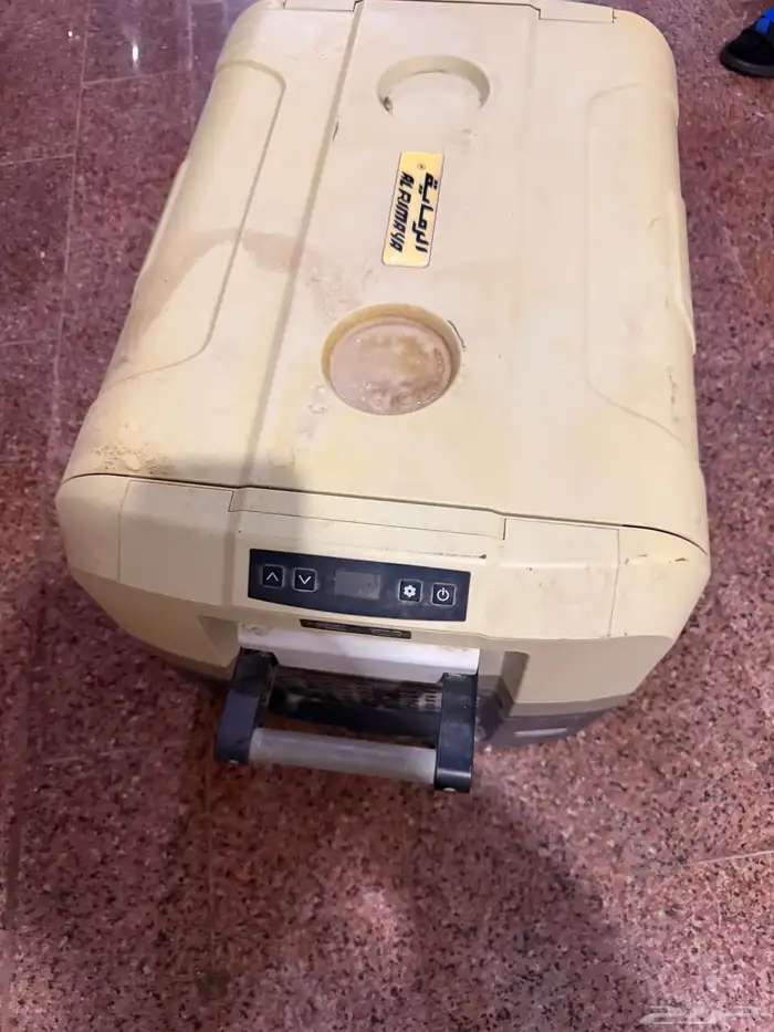 ثلاجه سياره للبيع 0