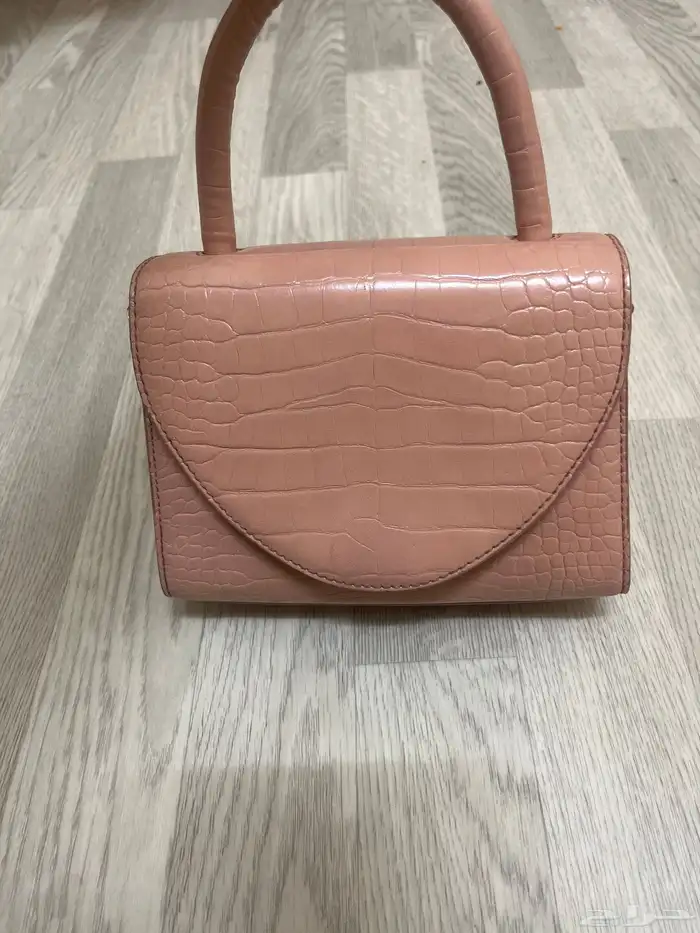 شنطه ماركه CHARLES   KEITH 0