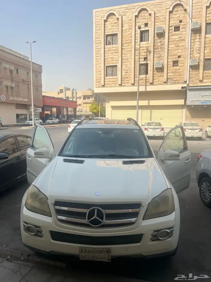 سيارة مرسيدس GL 24