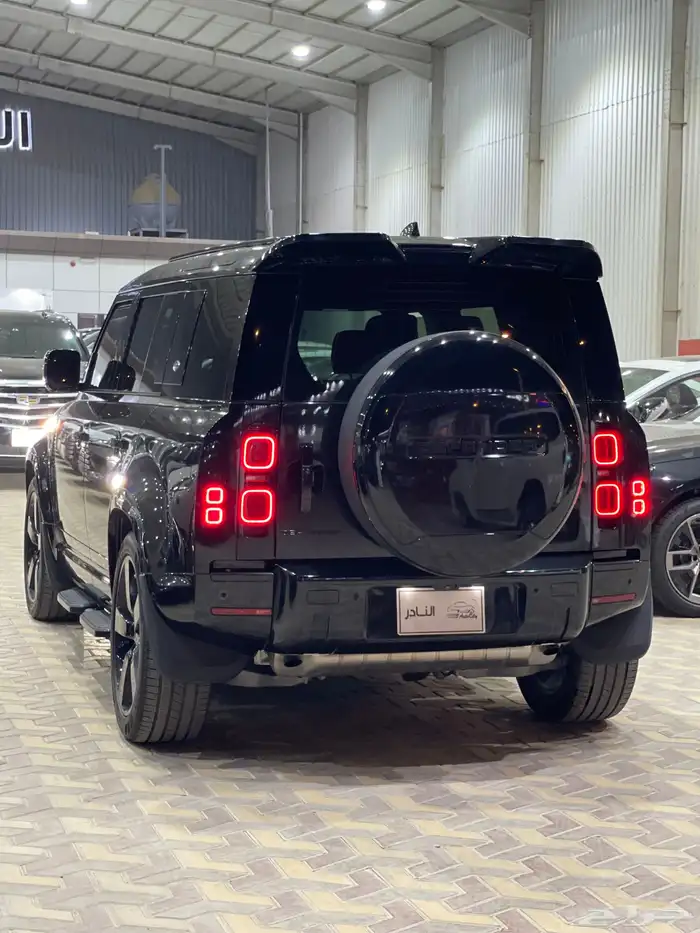ديفندر HSE V6 110 اسود-جملي 2024 2