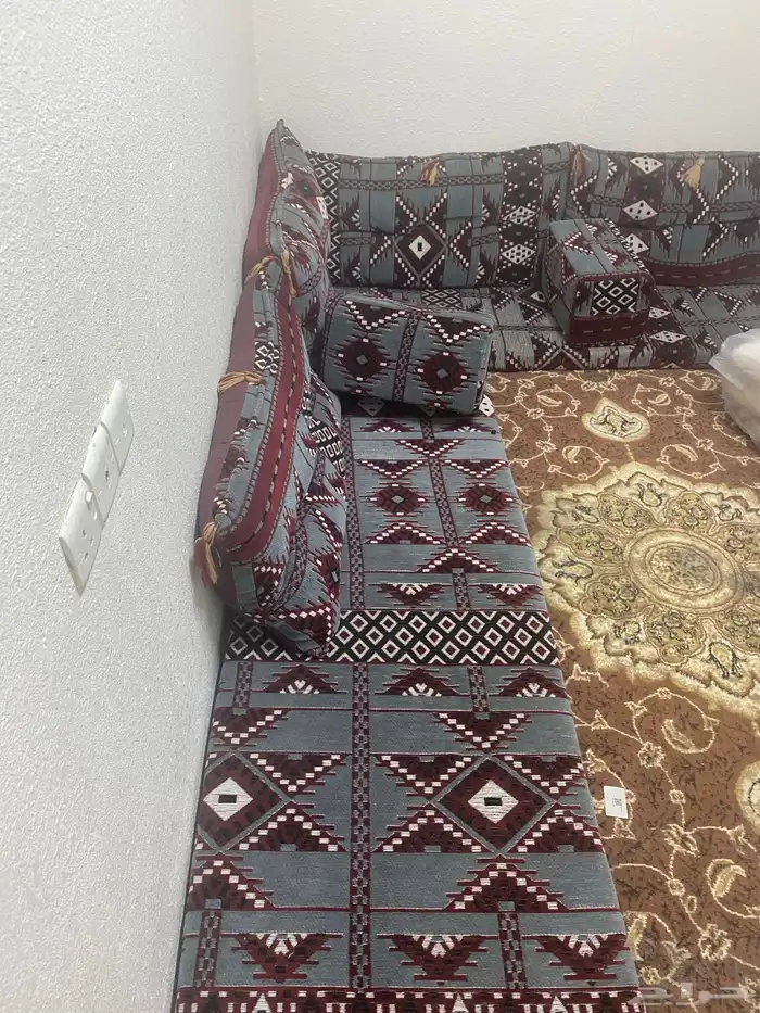مجلس ارضي و2 سرير نفر ونصف بالمرتبه 1