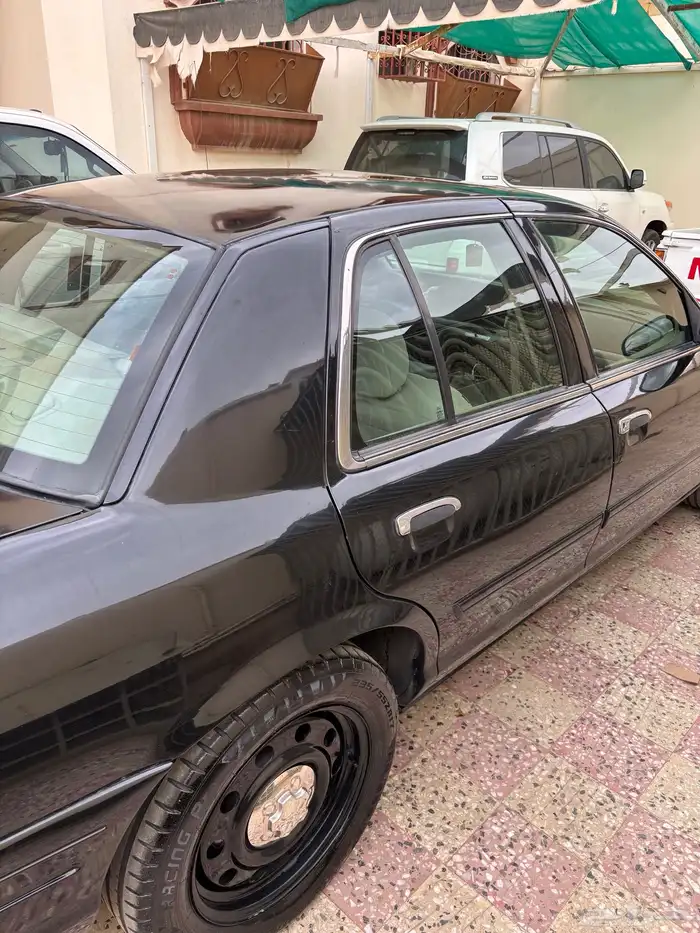 فورد كراون فكتوريا بوليسي 10