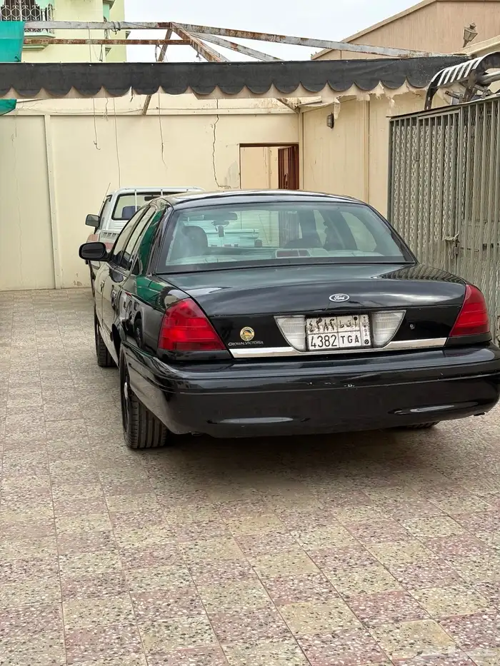 فورد كراون فكتوريا بوليسي 13