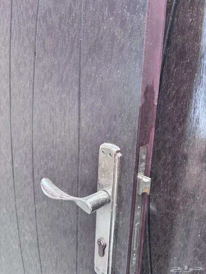 مجموعه من الأبواب. بي حاله ممتازه شامل الإطارات 1