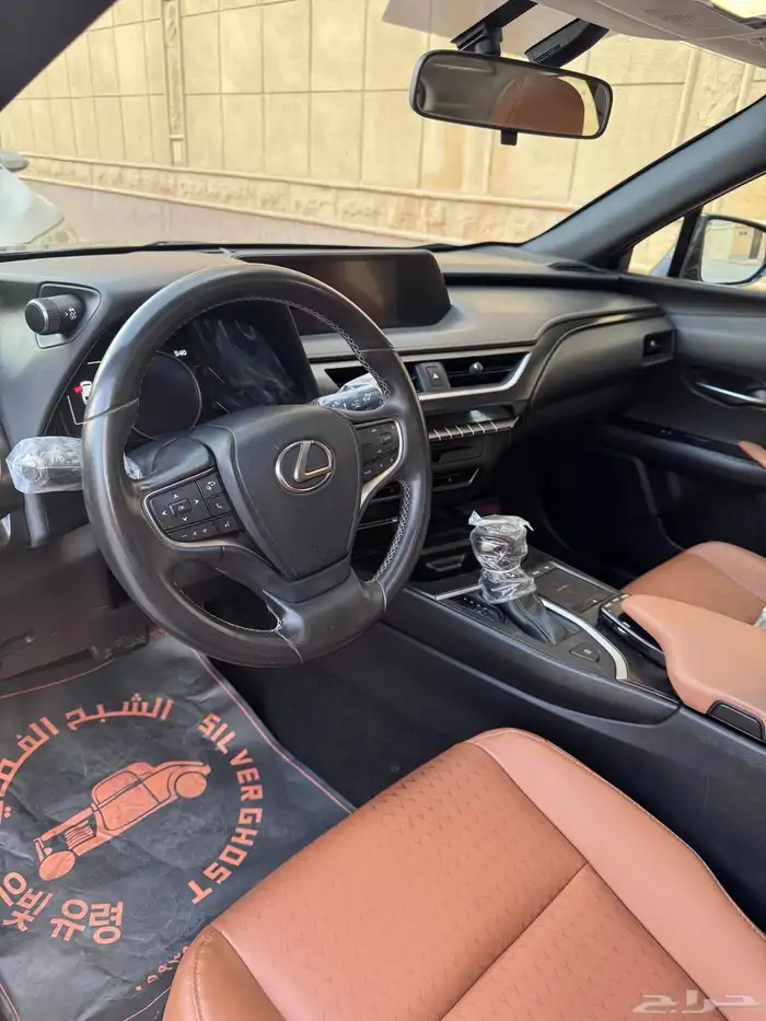 لكزس Ux200موديل 2021 ماشية 75 الف 4