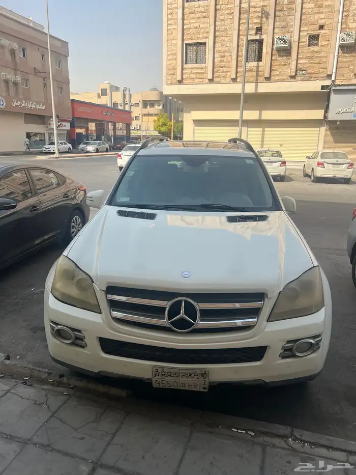 سيارة مرسيدس GL 4