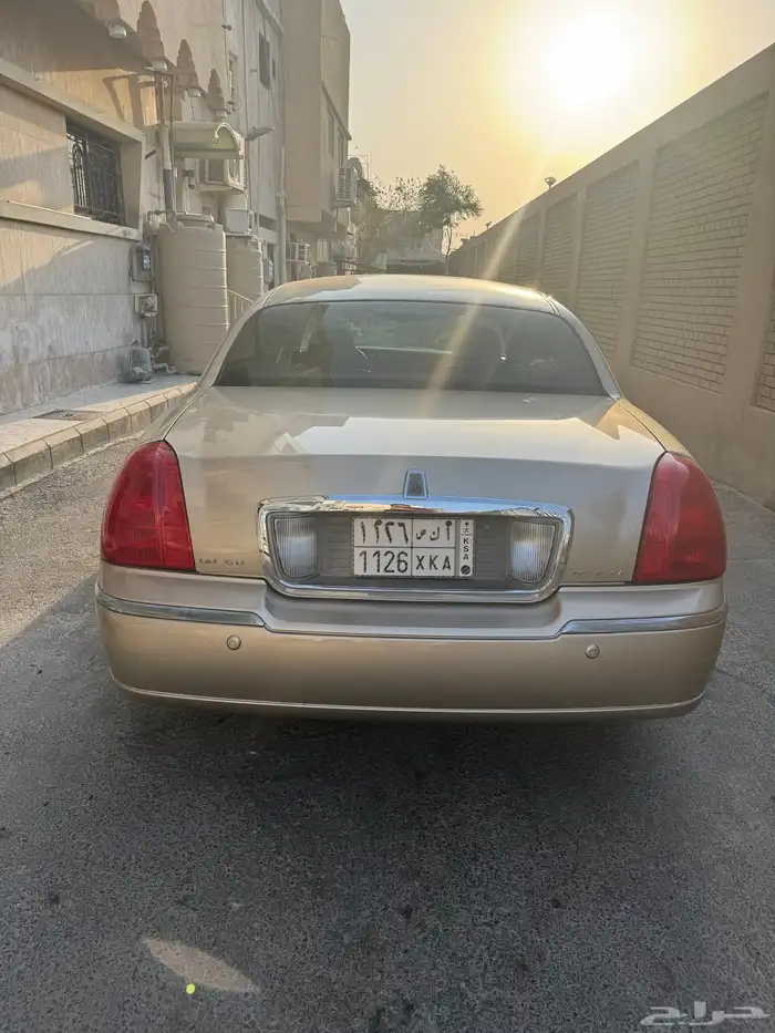 لينكون تاون كار 2005 1