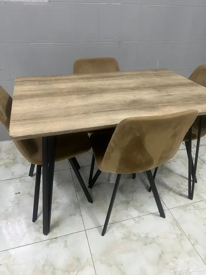 طاولة طعام 0