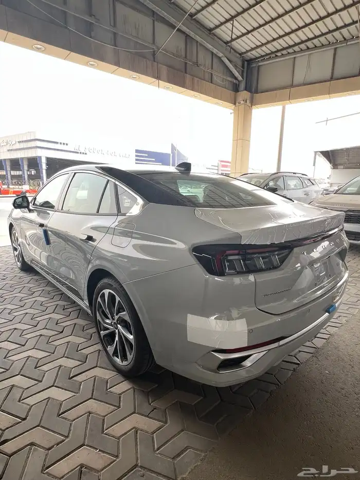فورد تورس تيتانيوم افلانش اللون الجديد 2025 7