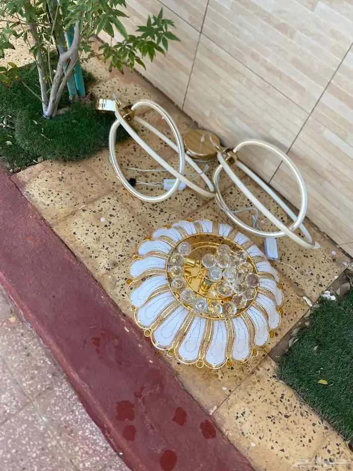 ثريات للبيع 0