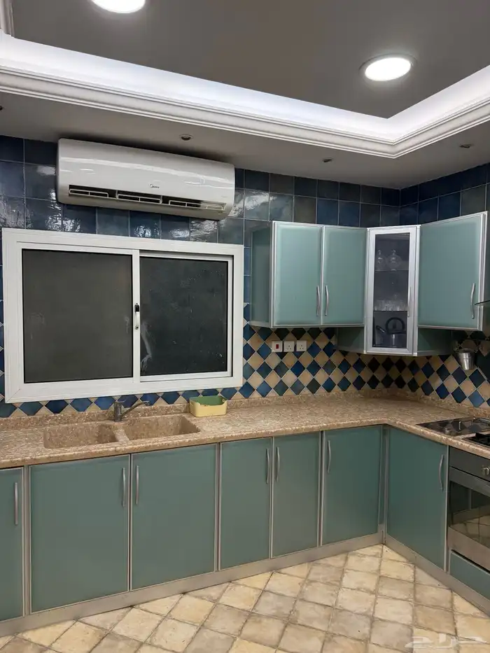 مطبخ للبيع ألمونيوم رخام صناعي مع أجهزة أوروبية وآخر خشبي 2