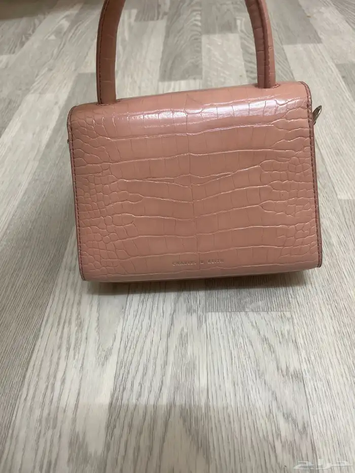 شنطه ماركه CHARLES   KEITH 1