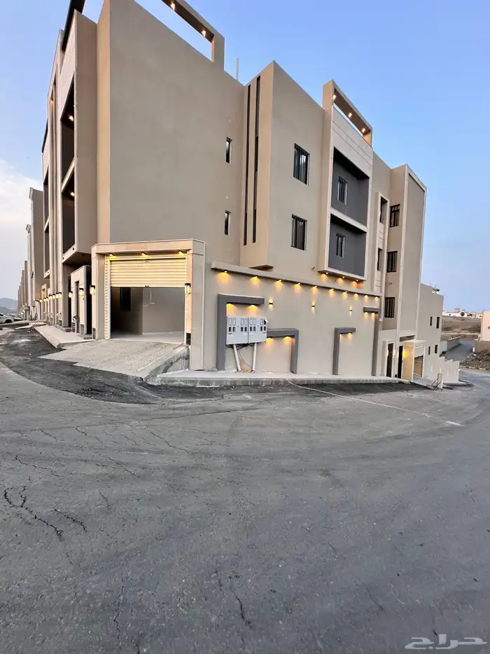 للبيع دور ارضي مداخل مستقله شارعين زاويه المحاله 600 الف 1