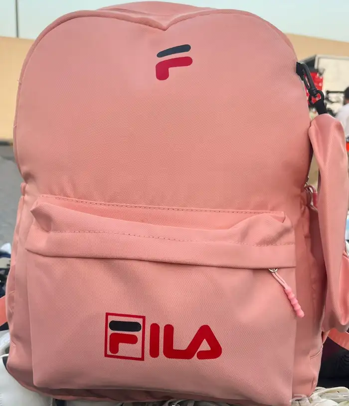 عروض شنط مدارس وشوزات اطفال ب95 بسس 18