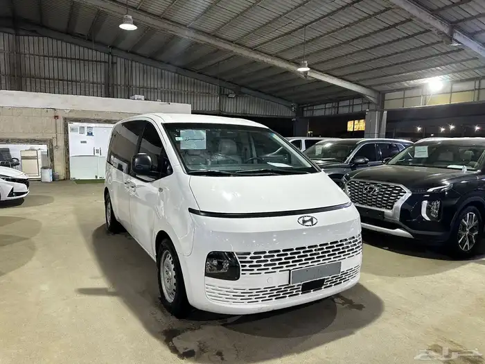 هيونداي ستاريا ابيض 2022 ديزل بطاقة جمركية وارد كوريا 1