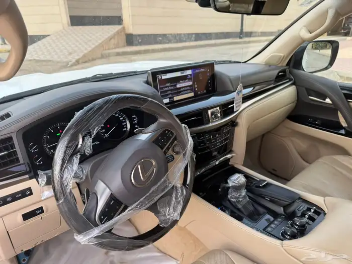 لكزس 2021 بنزين LX570 S 4