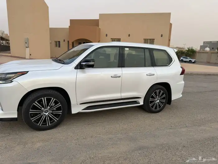 لكزس 2021 بنزين LX570 S 3