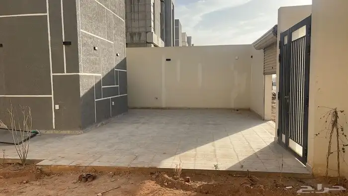للإيجار فيلا درج داخلي جديدة في مخطط المشرقية في الجنادرية 3