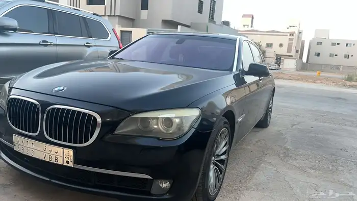 بي ام دبليو موديل 2010 لون اسود البيع على السوم 2