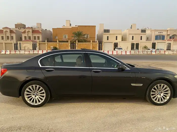 للبيع بي ام دبليو 2012 فل كامل 5