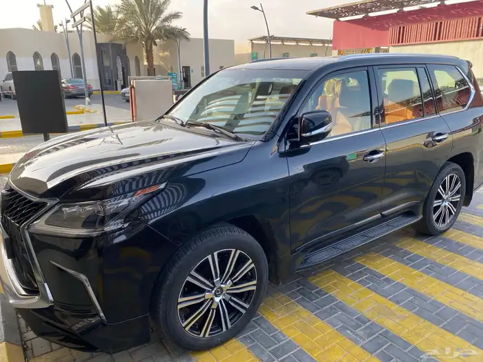 جيب لكزس LX570s اسود ممشى64 ألف 4
