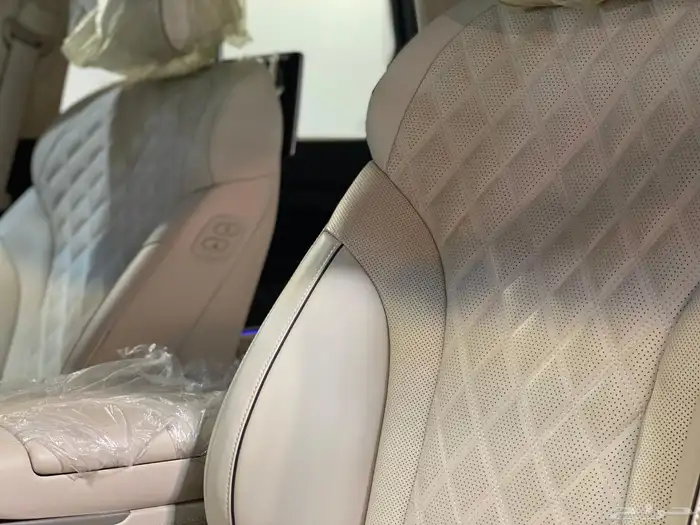 جنسس GV80 2023 ( رويال ) العداد 17 الف فقط 18