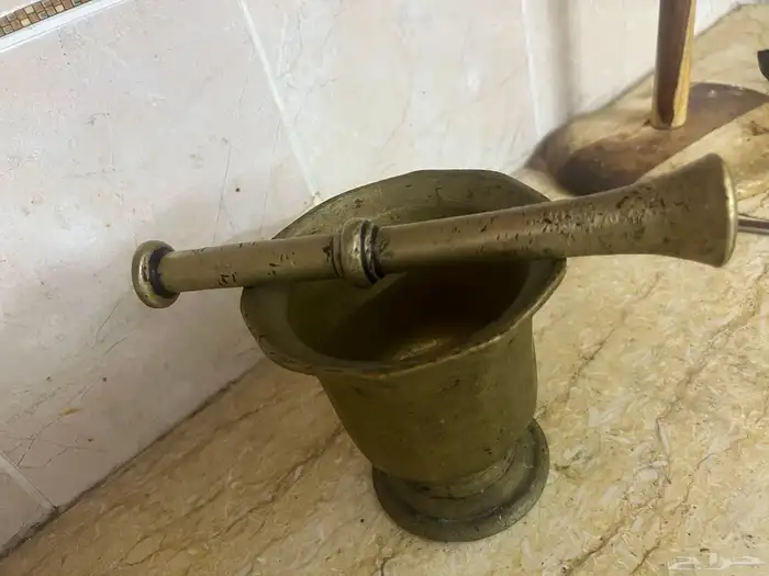 نجر قديم عمره فوق 50سنه 2