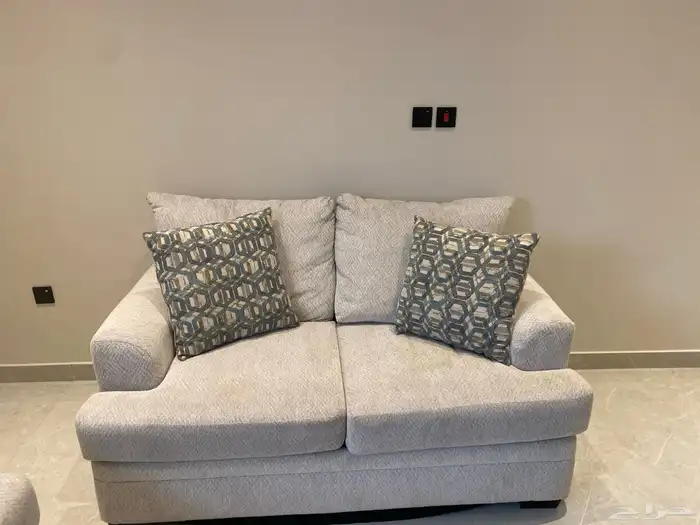 3 كنبات للبيع من محلات العصفور 3