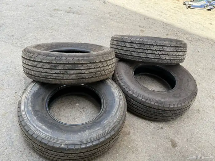 أربعه كفرات شوهين شبه الجديد مقاس 17 900 15