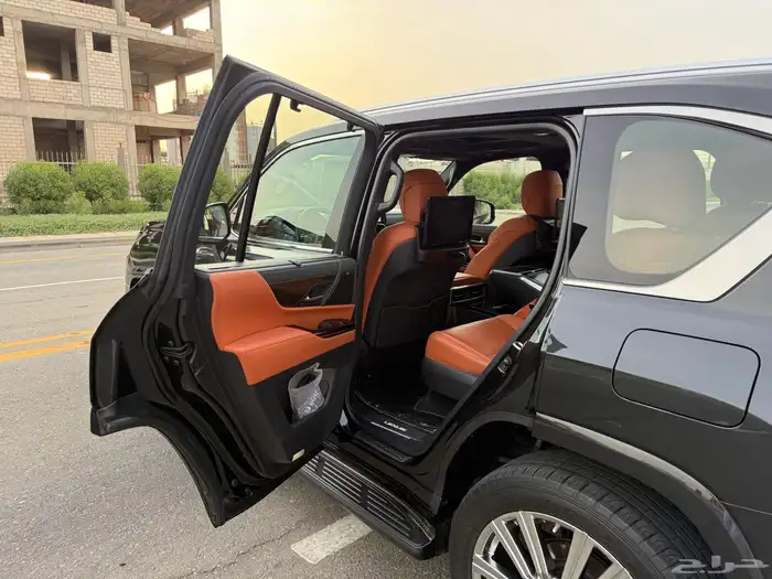 جيب لكزس LX600 2022 VIP سعودي - بحالة الوكاله - ضمان وصيانه 32