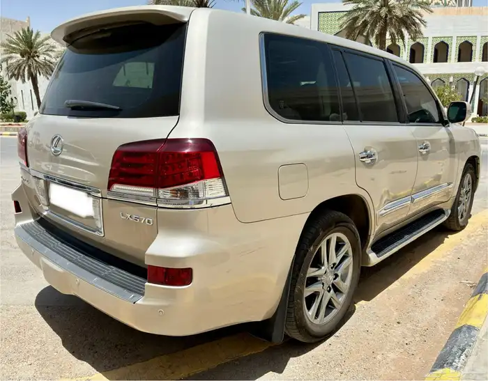 لكزس LX570 موديل 2012 2