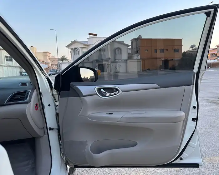 للبيع نيسان سنترا موديل 2017 10