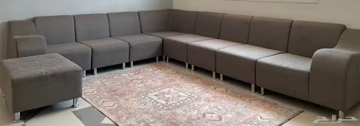 كنب رمادي تصميم مودرن 0