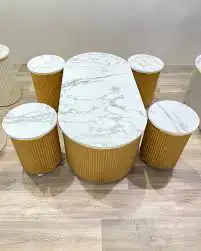 للبيع طقم طاوله مع 4خدمه مستعمله جديده ب200 0