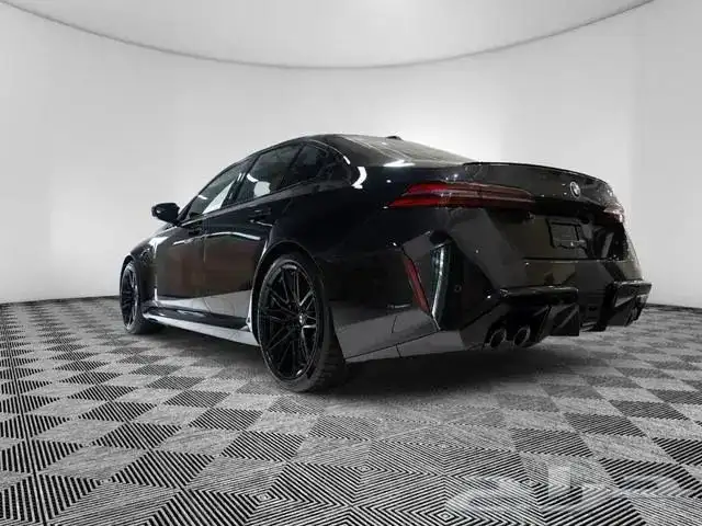 بي ام دبليو 2025 BMW M5 3