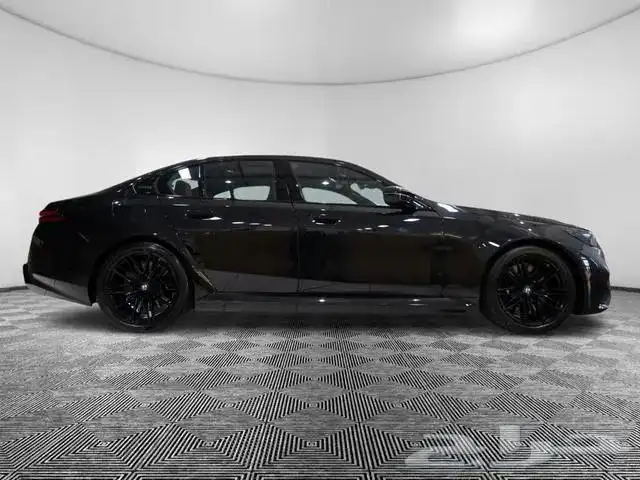 بي ام دبليو 2025 BMW M5 5