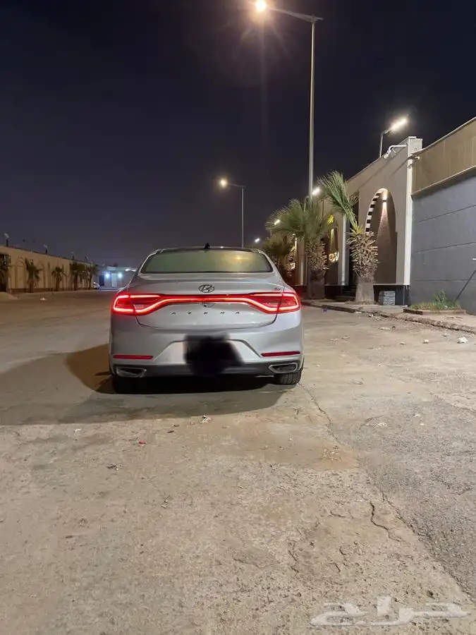 ازيرا 2018 نظيفه اللون فضي 10