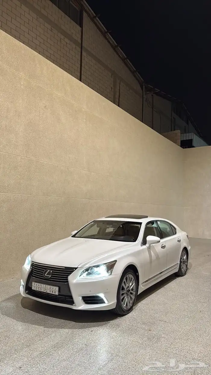 لكزس LS460L لارج VIP مراتب طيارة 1